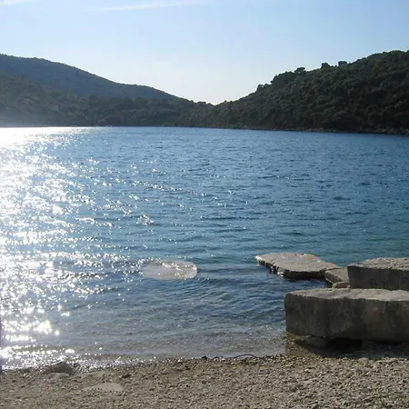 Cosy In Zrnovo - 30 Sqm With Shared Pool