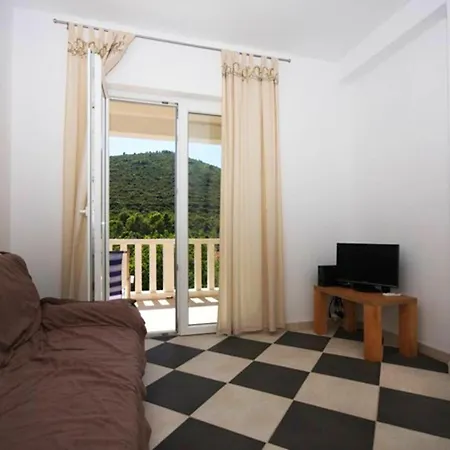 Cosy In Zrnovo - 30 Sqm With Shared Pool 科尔丘拉