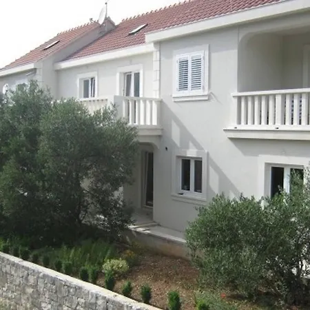 Apartamento Cosy In Zrnovo - 30 Sqm With Shared Pool
