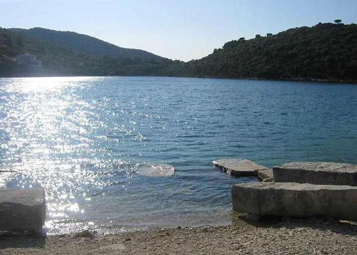 Cosy In Zrnovo - 30 Sqm With Shared Pool