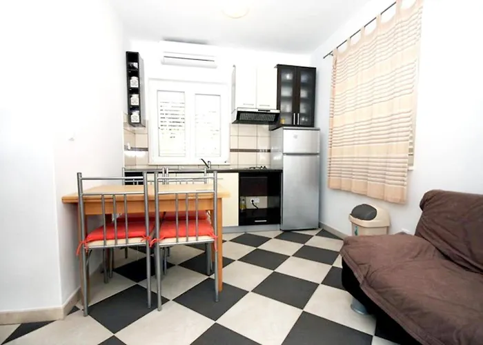 Cosy In Zrnovo - 30 Sqm With Shared Pool Apartamento Korčula